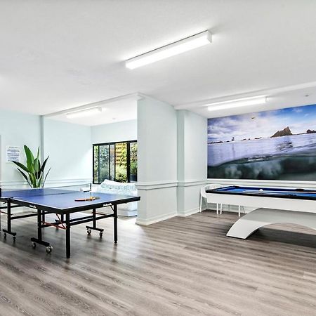 Pelican Sands Beach Resort Gold Coast Eksteriør bilde