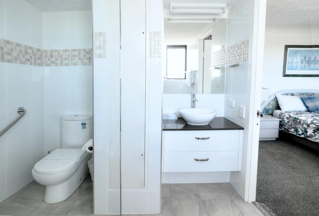 Pelican Sands Beach Resort Gold Coast Eksteriør bilde