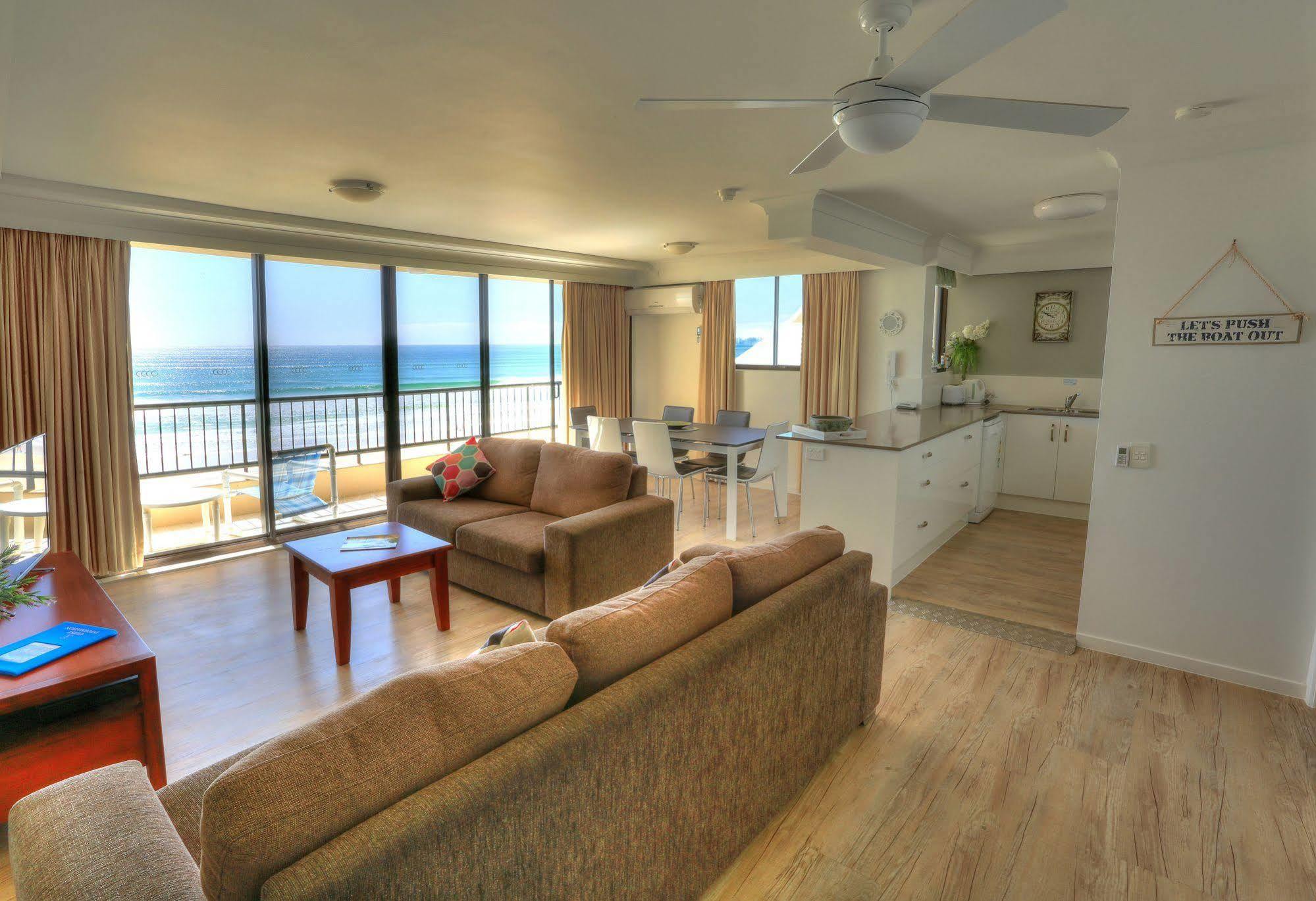 Pelican Sands Beach Resort Gold Coast Eksteriør bilde