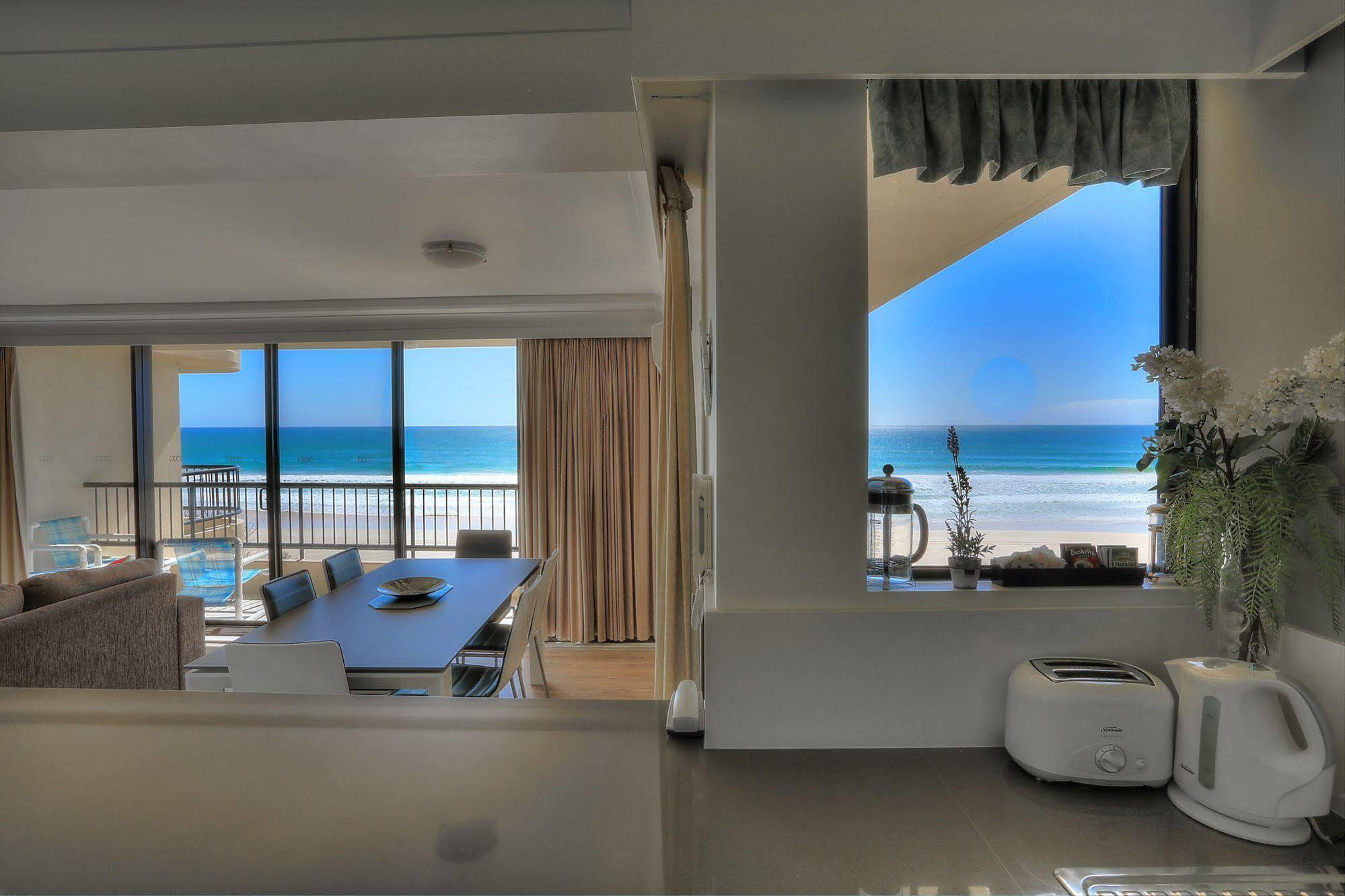 Pelican Sands Beach Resort Gold Coast Eksteriør bilde